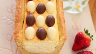Τάρτα cheesecake με σοκολατένια  αυγά: Το πιο νόστιμο γλυκό για το πασχαλινό τραπέζι 