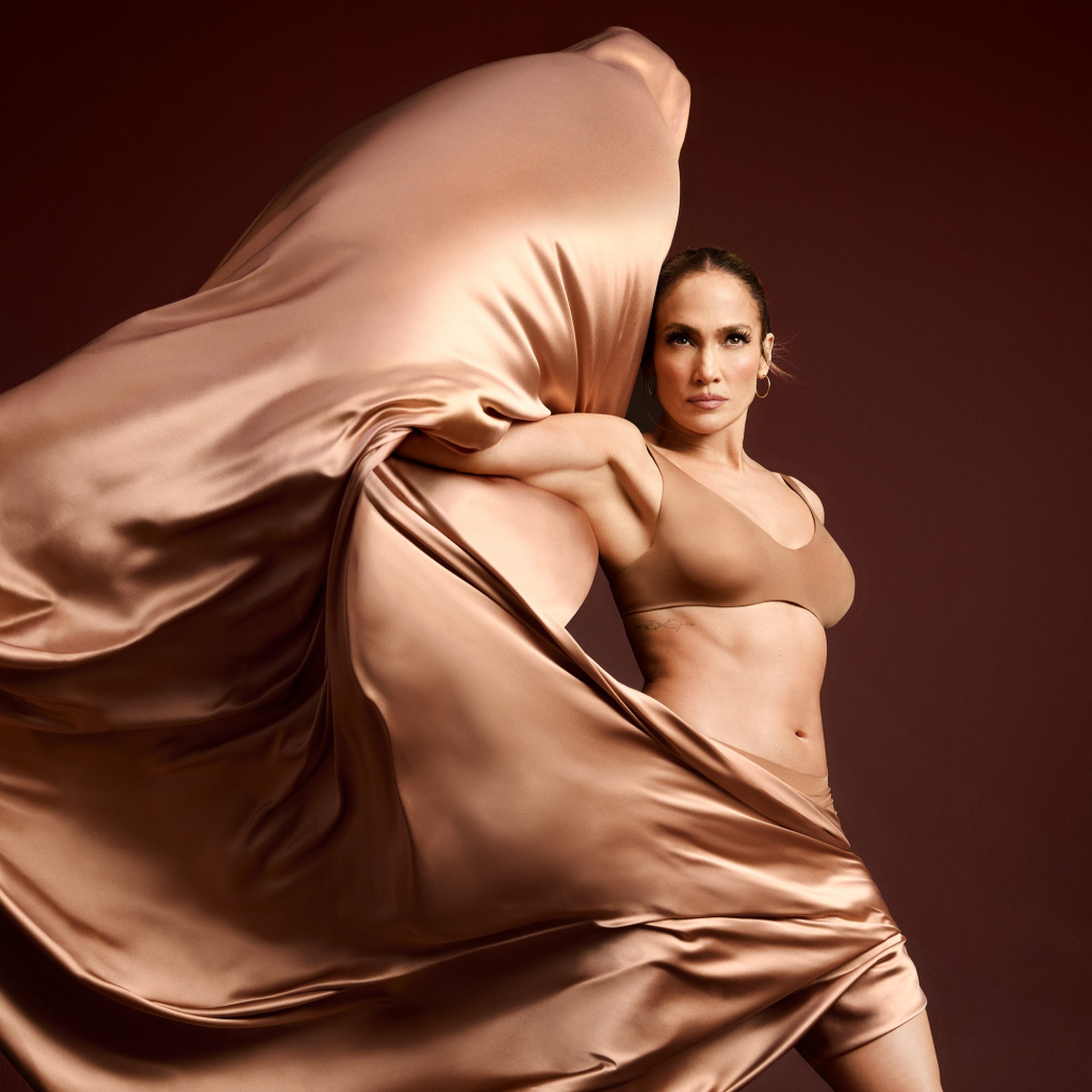 H Jennifer Lopez παρουσιάζει τα Νέα Silky Intimates της Intimissimi 