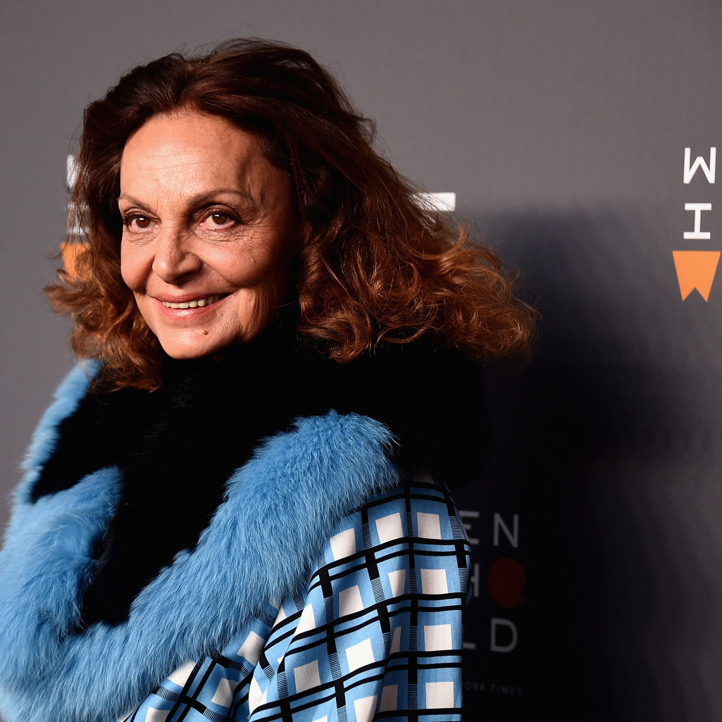 Diane von Fürstenberg: Ποζάρει με μαγιό στα 74 και αποδεικνύει ότι η ομορφιά δεν έχει ηλικία