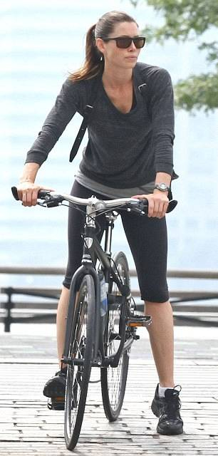 Jessica Biel bike ride