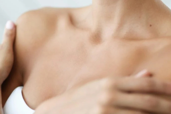 Μετά τη μαστεκτομή: Όσα θέλετε να γνωρίζετε για την αποκατάσταση μαστού