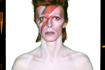 Πίνακας του David Bowie με σημερινή αξία πάνω από $12.000 πωλήθηκε για $5 σε χωματερή του Καναδά 