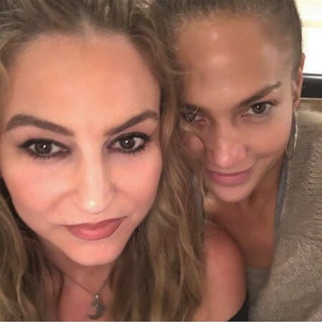 12717046_968135853268233_906815504_n