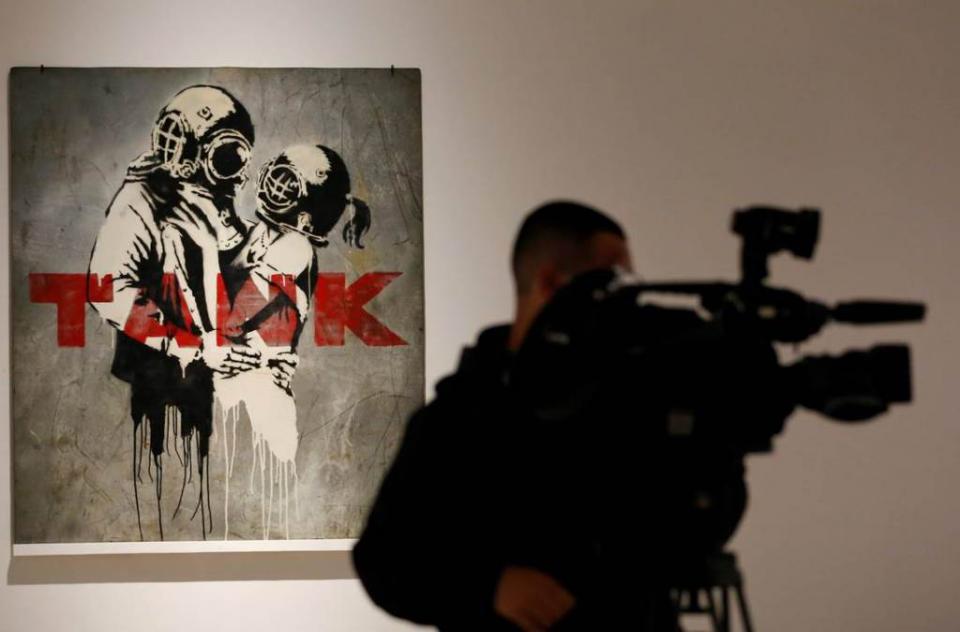 2016-05-24T112356Z_1704516550_S1BETFWMEUAB_RTRMADP_3_ITALY-ART-BANKSY